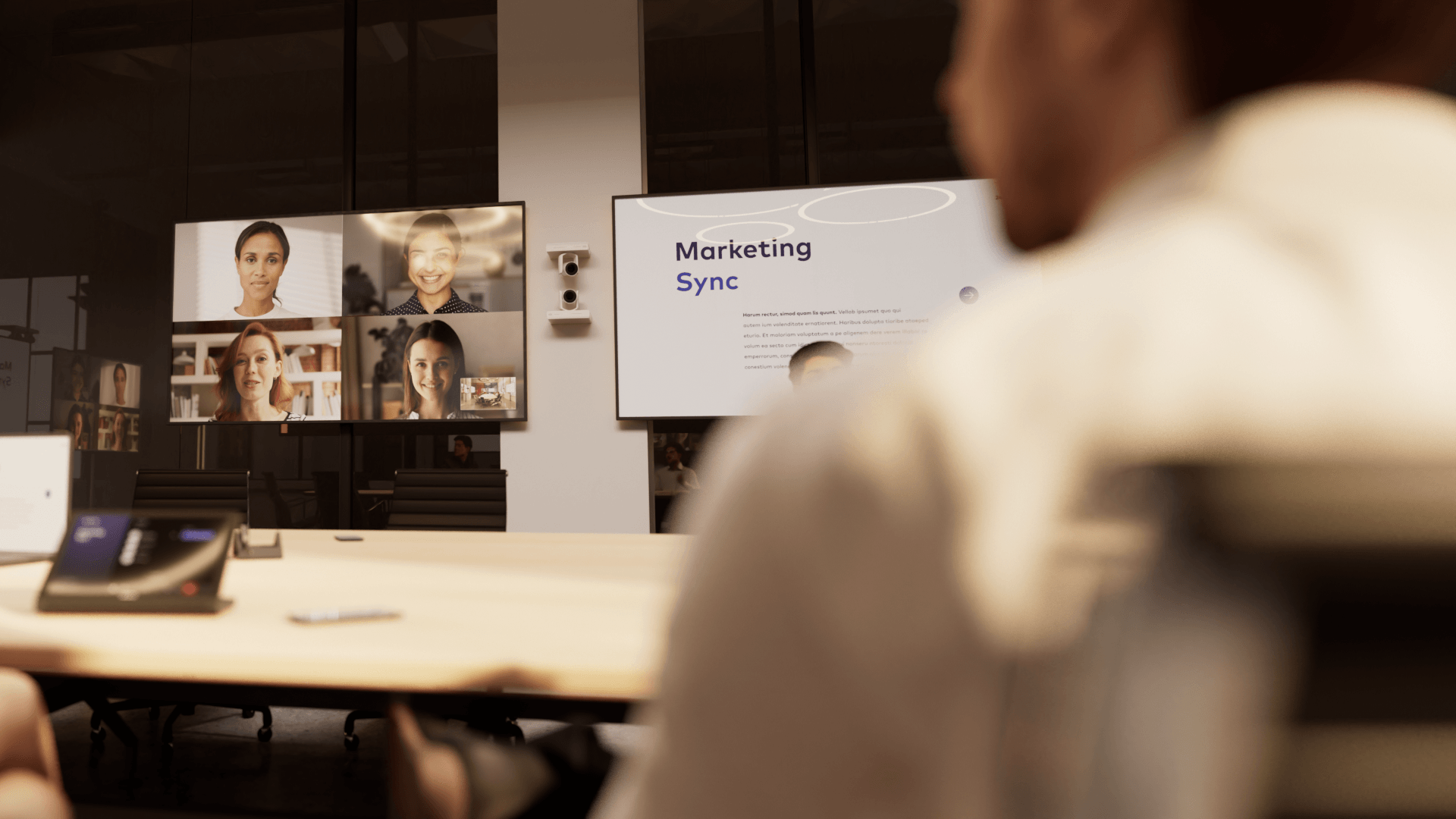 Crestron_Sightline_Keep_everyone_in_view_mobile